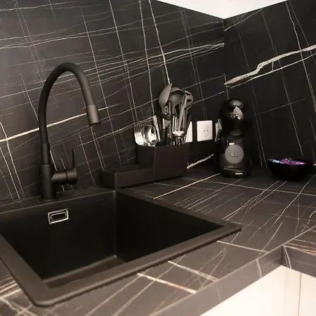 Proche Des Celebres Puces De 4p Apartamento *